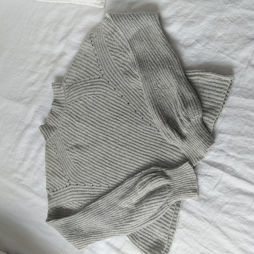 Balloon sleeve sweater small